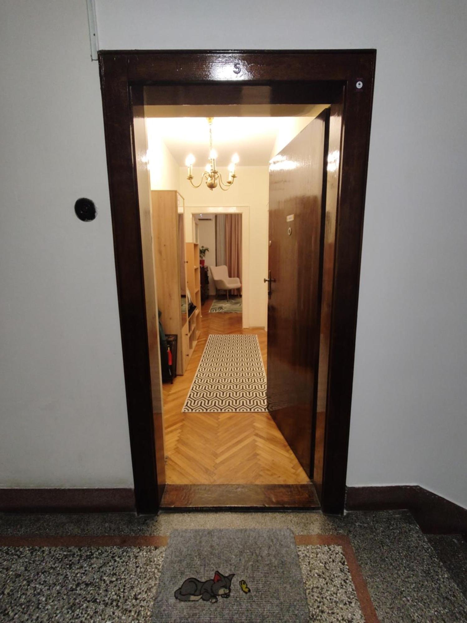 Bgholik Studio Apartment Belgrado Exterior foto